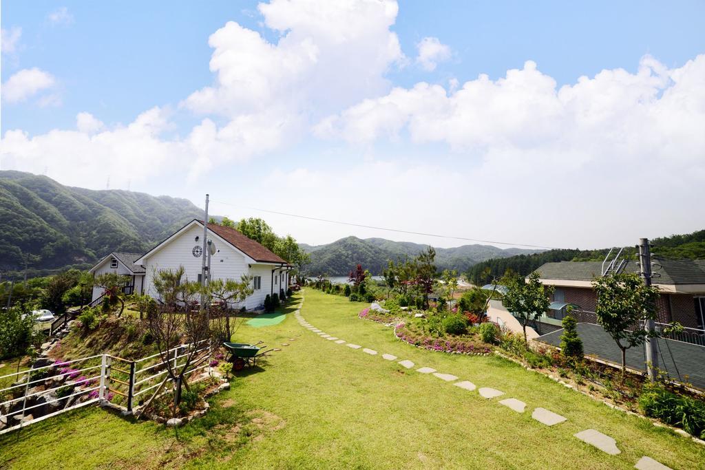 Walking Sky Pension Gapyeong Eksteriør billede