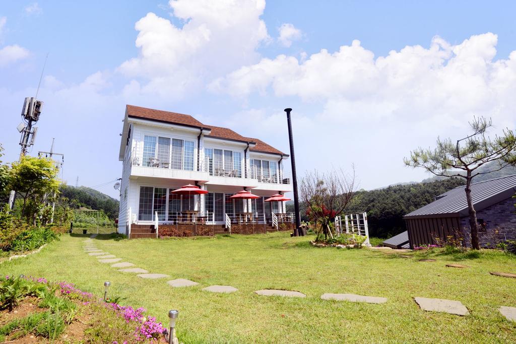Walking Sky Pension Gapyeong Eksteriør billede